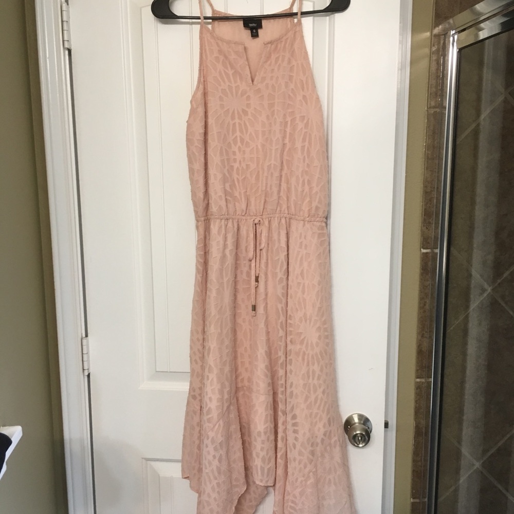 Gorgeous dress perfect for any occasion!